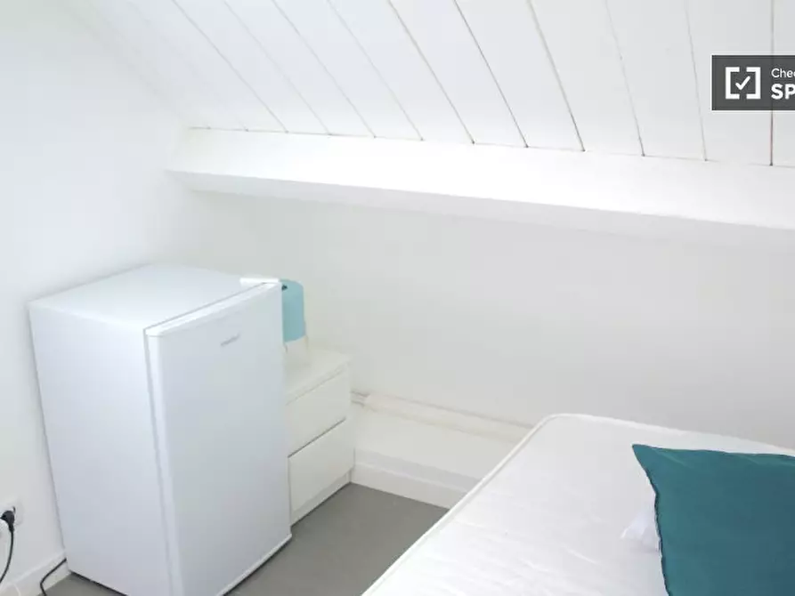 Immagine 3 di Camera condivisa in affitto  in Via di Carcaricola a Roma