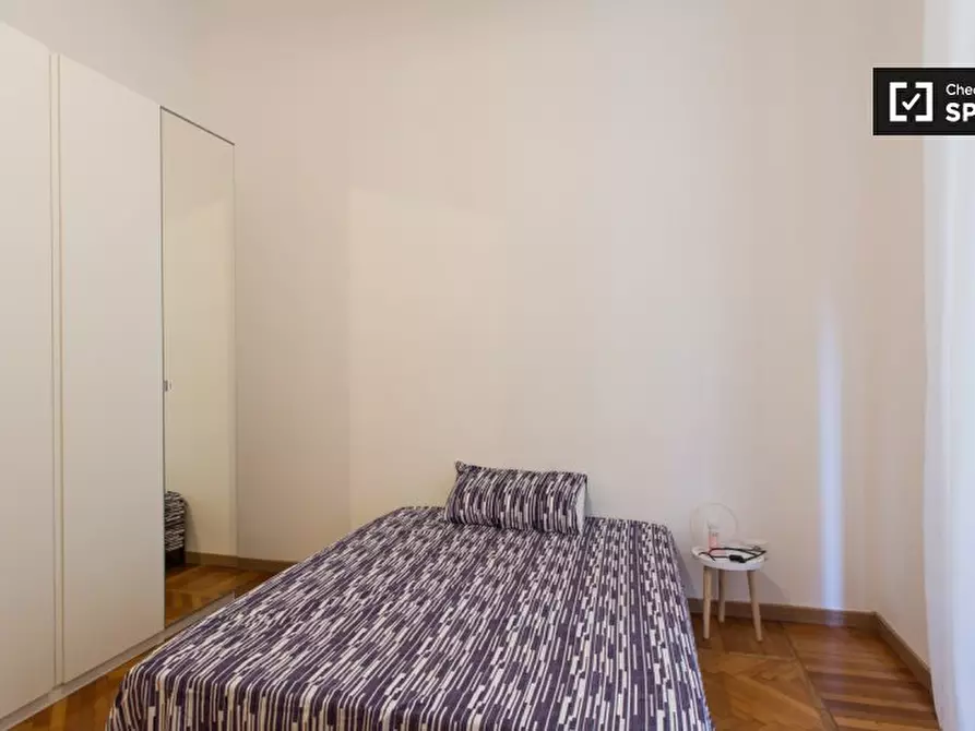 Immagine 2 di Camera condivisa in affitto  in Via Plinio a Milano