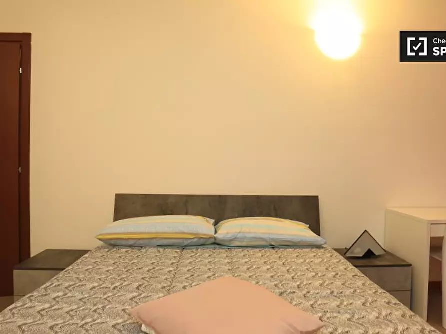 Immagine 4 di Camera condivisa in affitto  in Via delle Forze Armate a Milano