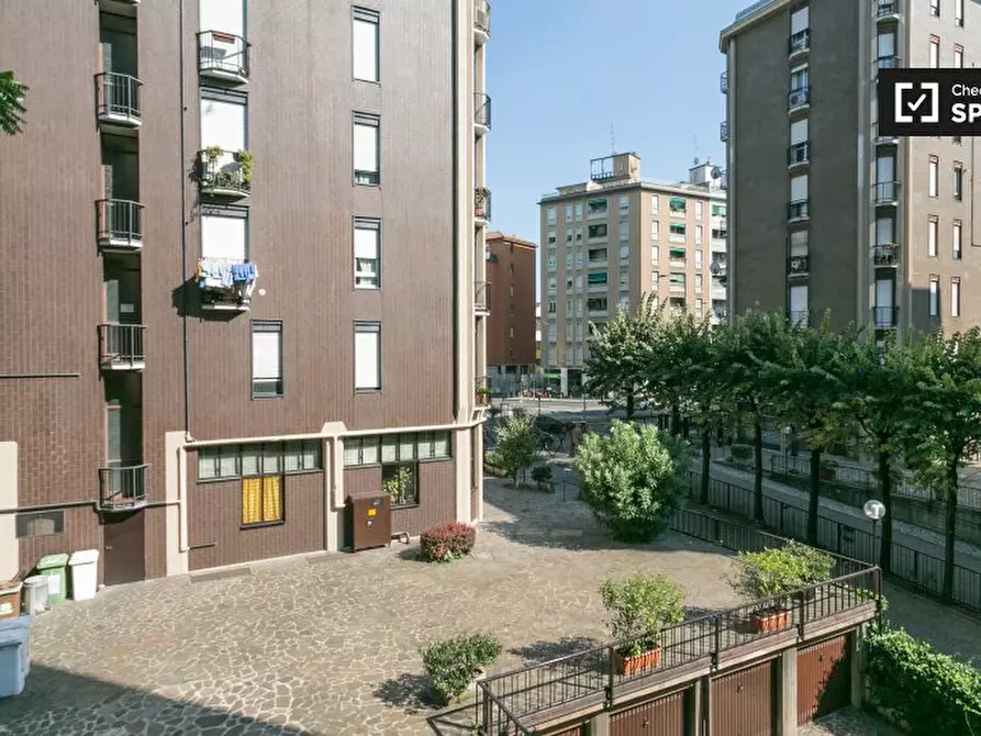 Immagine 17 di Camera condivisa in affitto  in Viale Monza a Milano