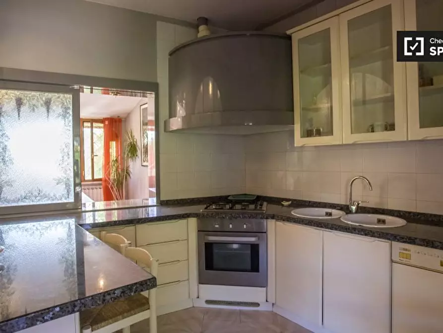 Immagine 9 di Appartamento in affitto  in Via Del fosso di Fioranello a Roma