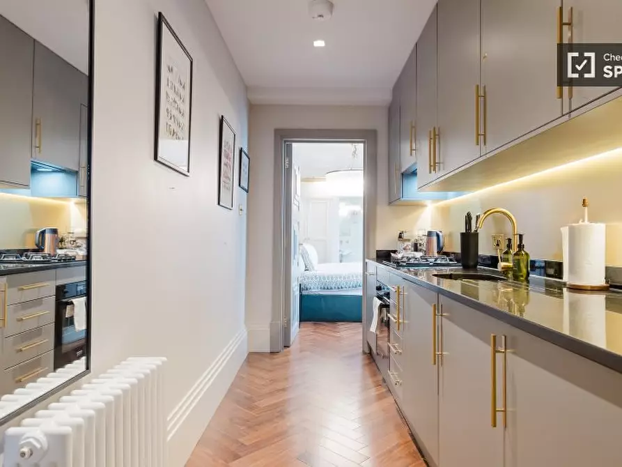 Immagine 14 di Appartamento in affitto  in Palace Gardens Terrace a Kensington