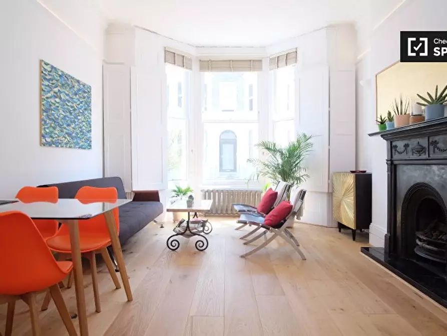 Immagine 4 di Appartamento in affitto  in Campden Hill Gardens, Kensington, London W8 7AY, UK a Kensington