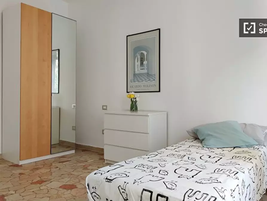 Immagine 3 di Camera condivisa in affitto  in Via Fratelli Rosselli a Milano