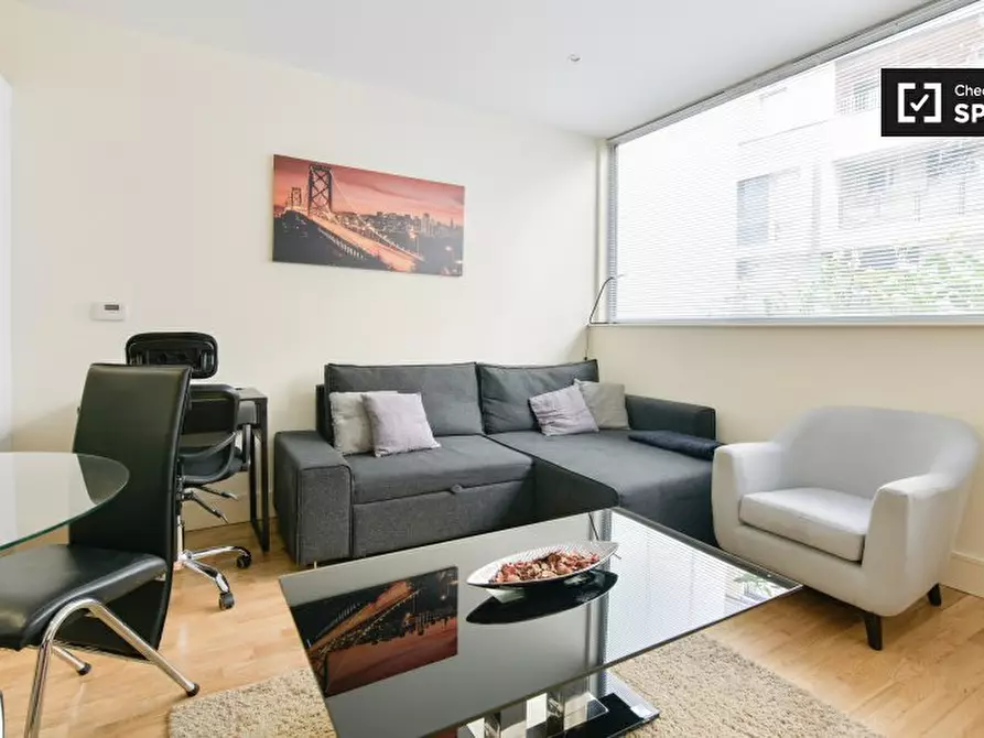 Immagine 2 di Appartamento in affitto  in Lanterns Way, Isle of Dogs, London E14 9JH, UK a Poplar