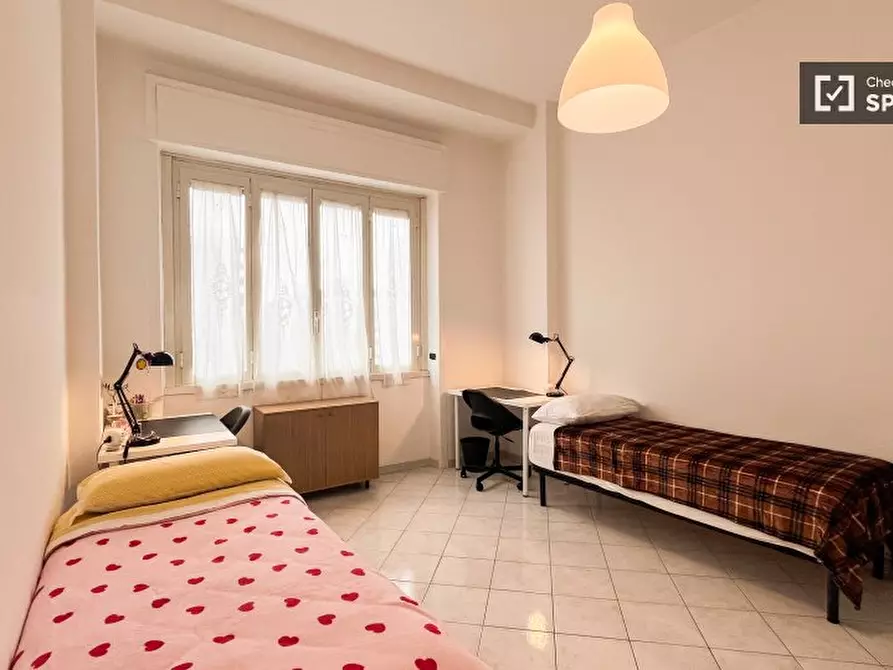 Immagine 3 di Camera condivisa in affitto  in Via Edoardo Bassini a Milano