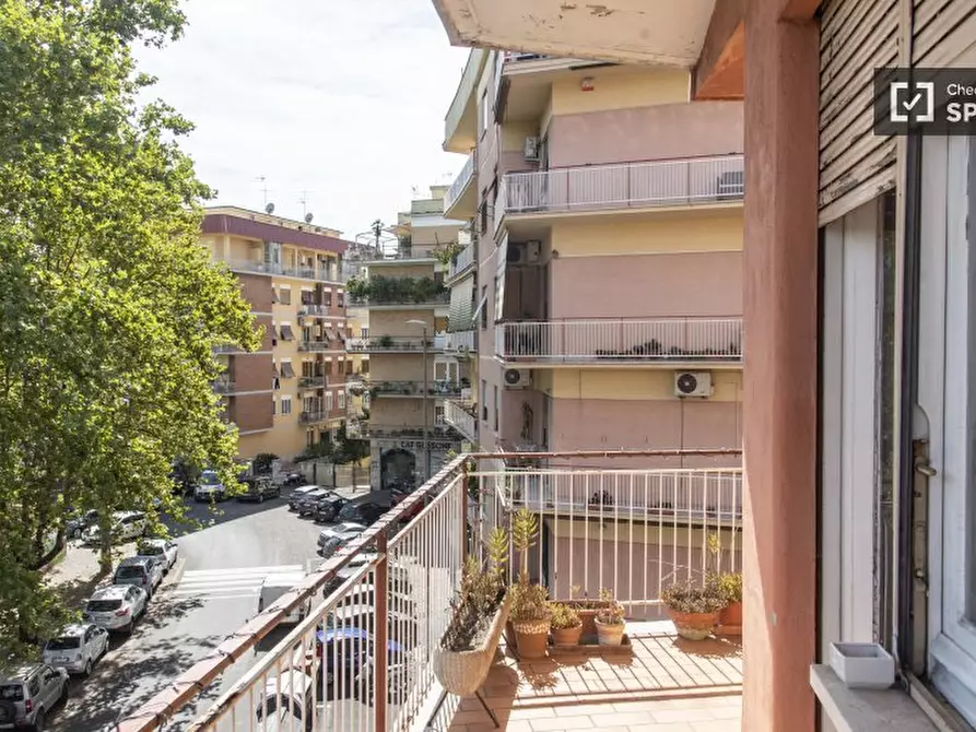 Immagine 15 di Camera condivisa in affitto  in Largo Girolamo Cocconi a Roma