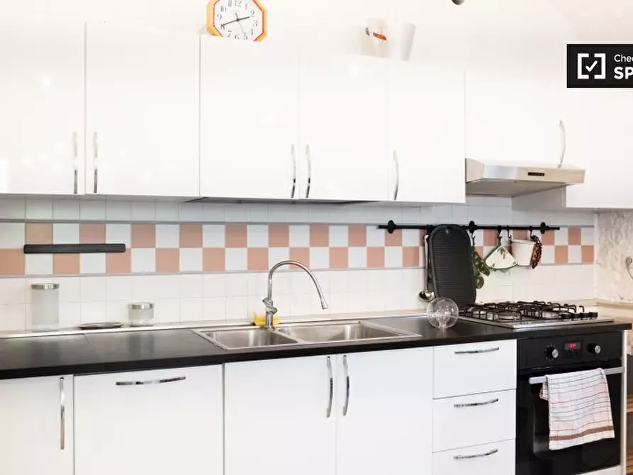 Immagine 11 di Appartamento in affitto  in Via dei Giovi a Roma