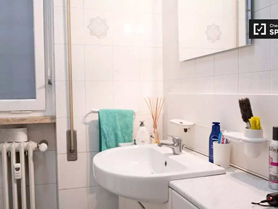 Immagine 15 di Camera condivisa in affitto  in Via Pietro Blaserna a Roma