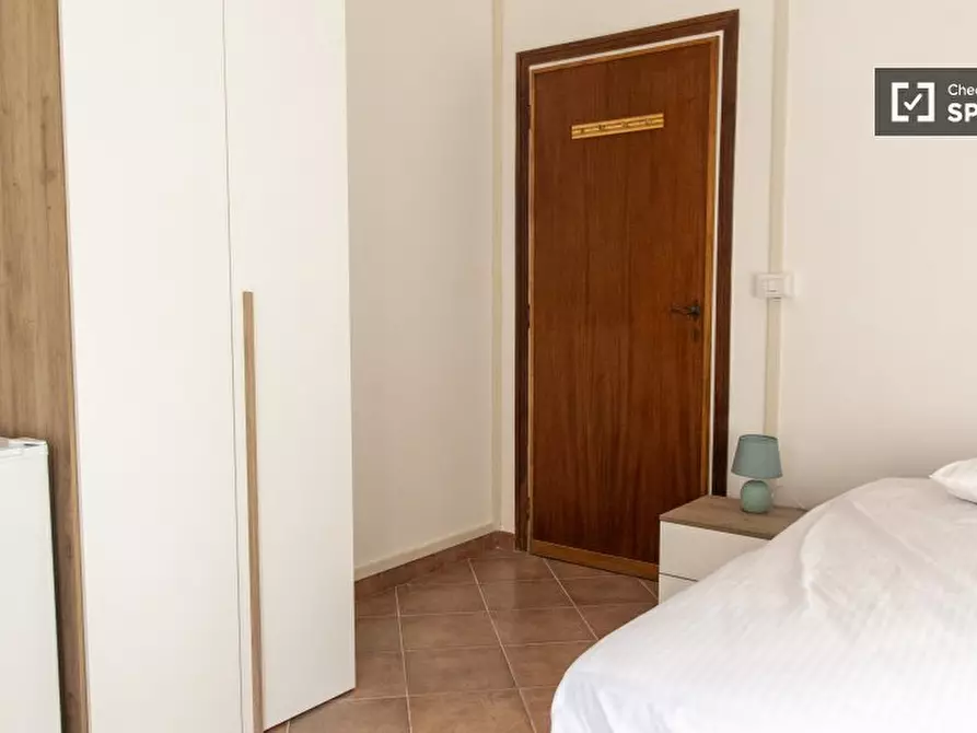 Immagine 11 di Camera condivisa in affitto  in Via Antonino Pio a Roma