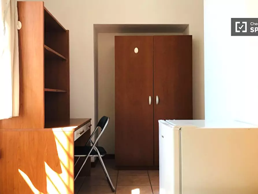 Immagine 2 di Camera condivisa in affitto  in Via Alessandro Brisse a Roma