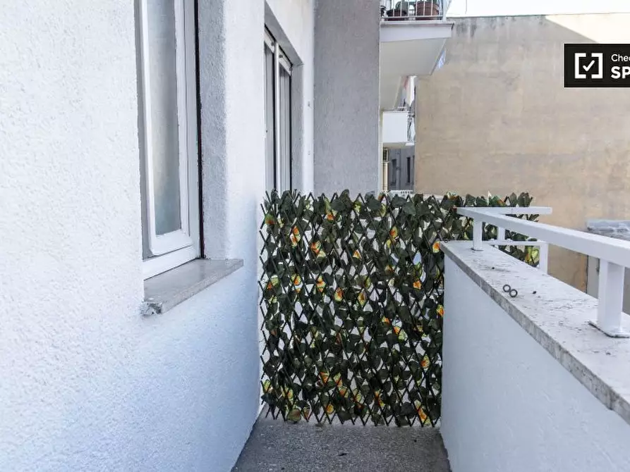 Immagine 10 di Camera condivisa in affitto  in Via Oderisi da Gubbio a Roma