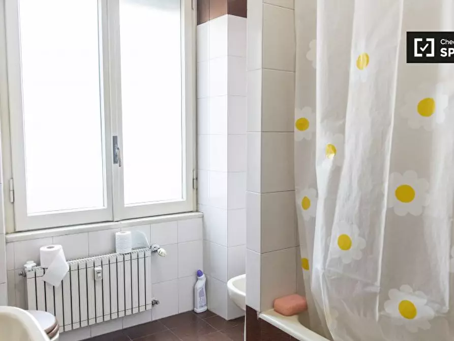 Immagine 9 di Camera condivisa in affitto  in Via Tito Omboni a Roma