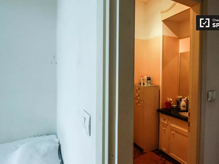 Immagine 4 di Camera condivisa in affitto  in Corso S. Maurizio a Torino