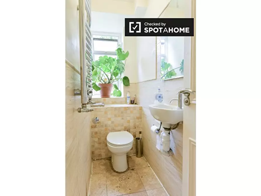 Immagine 7 di Camera condivisa in affitto  in Grice Court a Islington