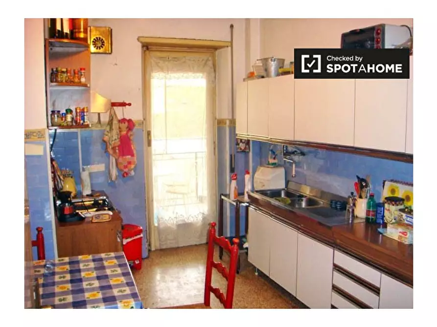 Immagine 12 di Camera condivisa in affitto  in Piazza San Giovanni Bosco a Roma