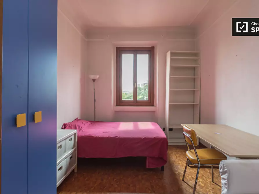 Immagine 3 di Camera condivisa in affitto  in Via Giovita Scalvini a Milano