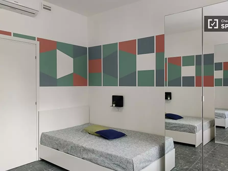 Immagine 2 di Camera condivisa in affitto  in Via Monte S. Genesio a Milano