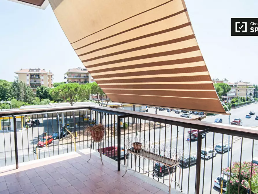 Immagine 5 di Camera condivisa in affitto  in Via Aurelia a Roma