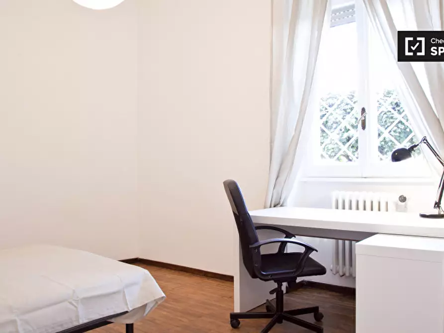 Immagine 5 di Camera condivisa in affitto  in Via Temistocle Calzecchi Onesti a Roma