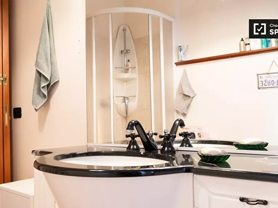 Immagine 10 di Camera condivisa in affitto  in Via Bonaventura Cerretti a Roma