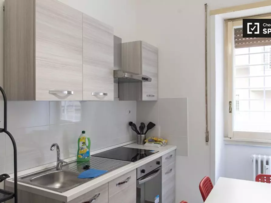 Immagine 10 di Camera condivisa in affitto  in Via Capo Miseno a Roma