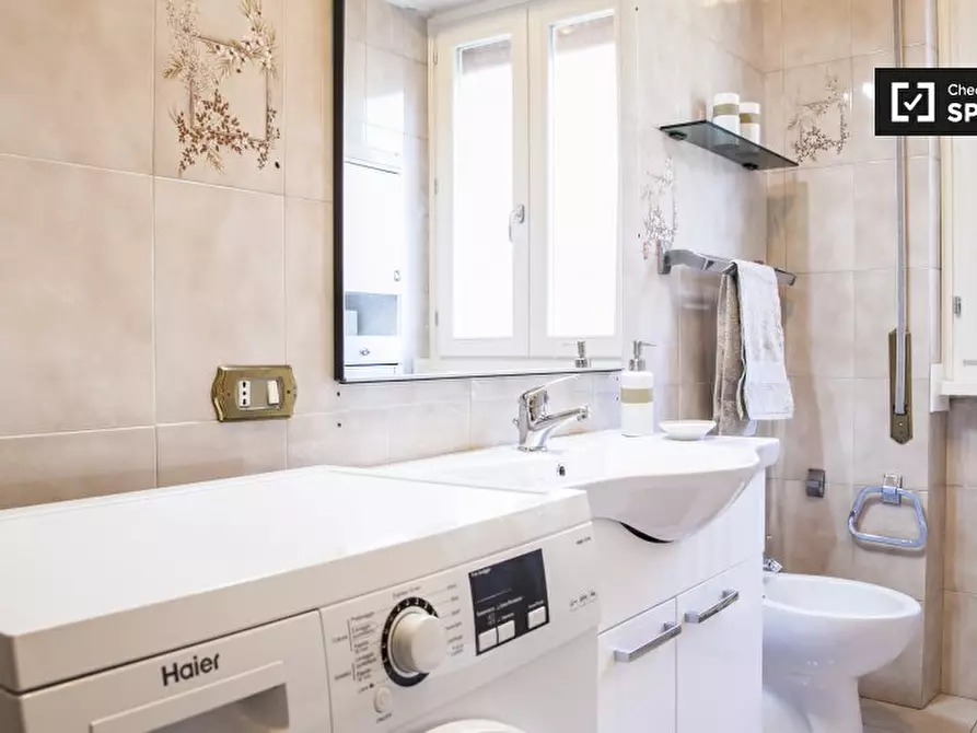 Immagine 9 di Camera condivisa in affitto  in Via Marcantonio Bragadin a Roma