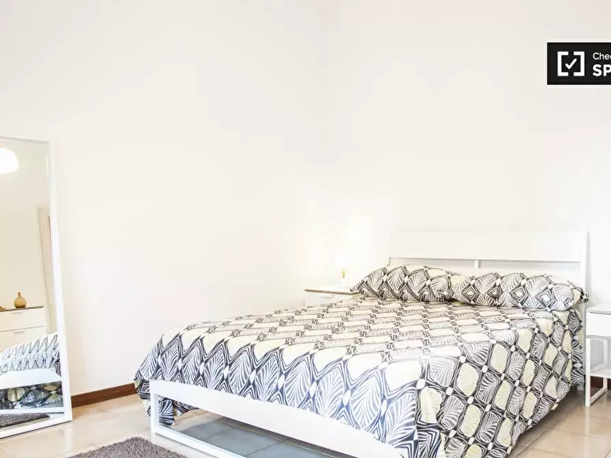 Immagine 3 di Camera condivisa in affitto  in Via Marcantonio Bragadin a Roma