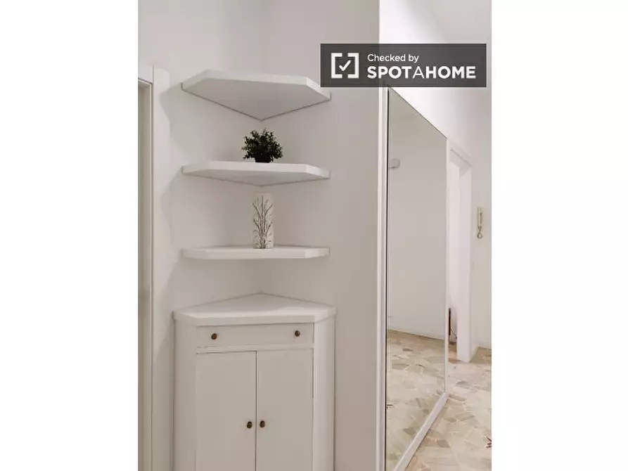 Immagine 15 di Appartamento in affitto  in Via Tavazzano a Milano