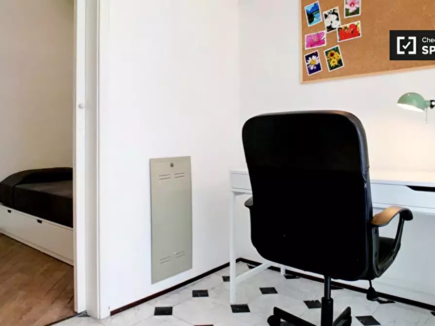 Immagine 5 di Camera condivisa in affitto  in Via Teodosio a Milano