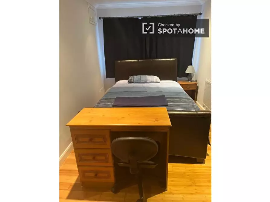 Immagine 1 di Camera condivisa in affitto  in Primrose Ln a Croydon