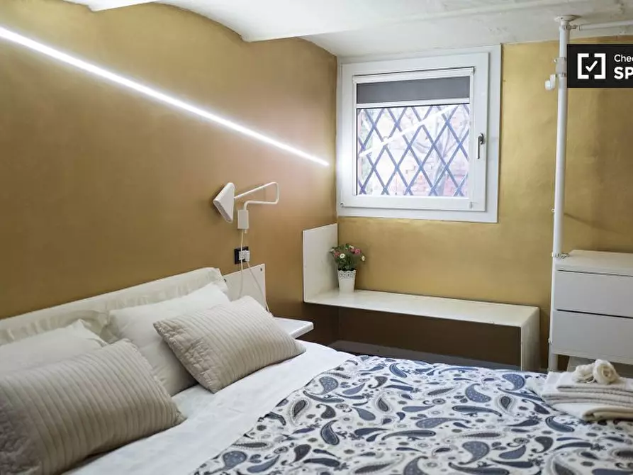 Immagine 13 di Appartamento in affitto  in Via San Donato a Bologna