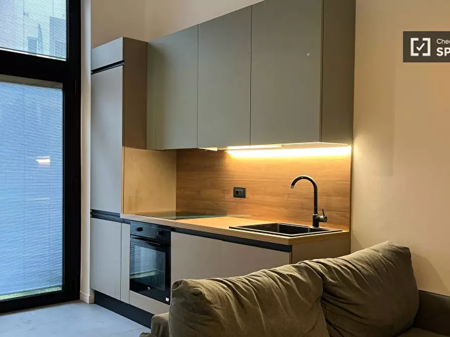 Immagine 4 di Ufficio in affitto  in Via Beroldo a Milano