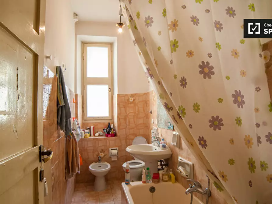 Immagine 12 di Camera condivisa in affitto  in Via Carnia a Roma