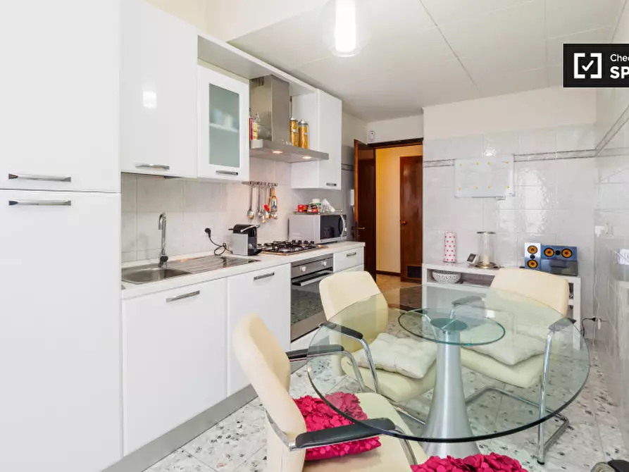 Immagine 4 di Camera condivisa in affitto  in Via Leo Longanesi a Milano