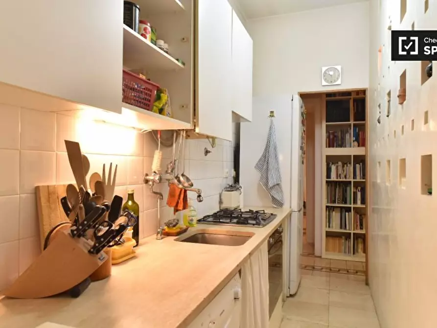 Immagine 11 di Camera condivisa in affitto  in Via Cutilia a Roma