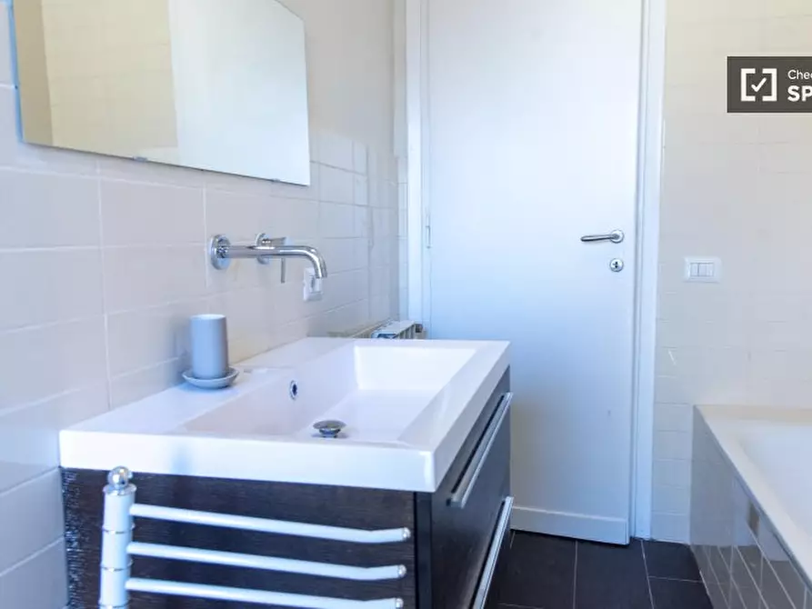 Immagine 18 di Camera condivisa in affitto  in Via Arezzo a Roma