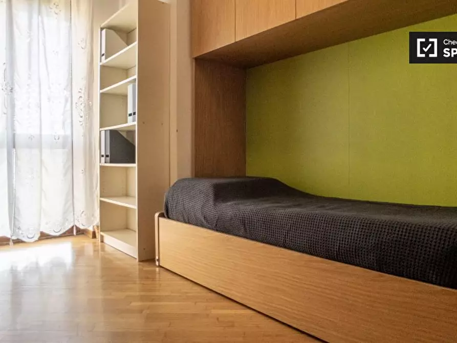 Immagine 2 di Camera condivisa in affitto  in Via Giuseppe Candiani a Milano