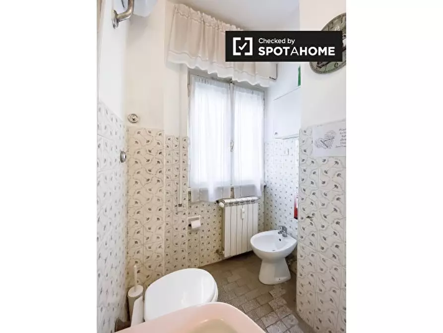 Immagine 16 di Camera condivisa in affitto  in Via Antonio Raimondi a Roma