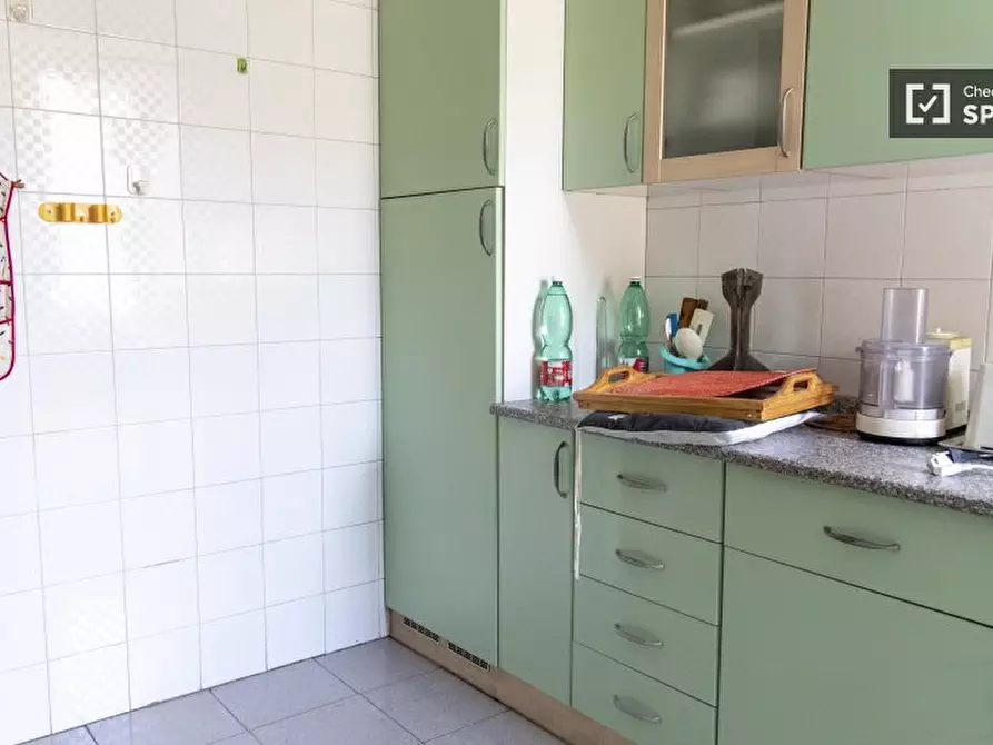 Immagine 7 di Camera condivisa in affitto  in Via Carlo Mirabello a Roma
