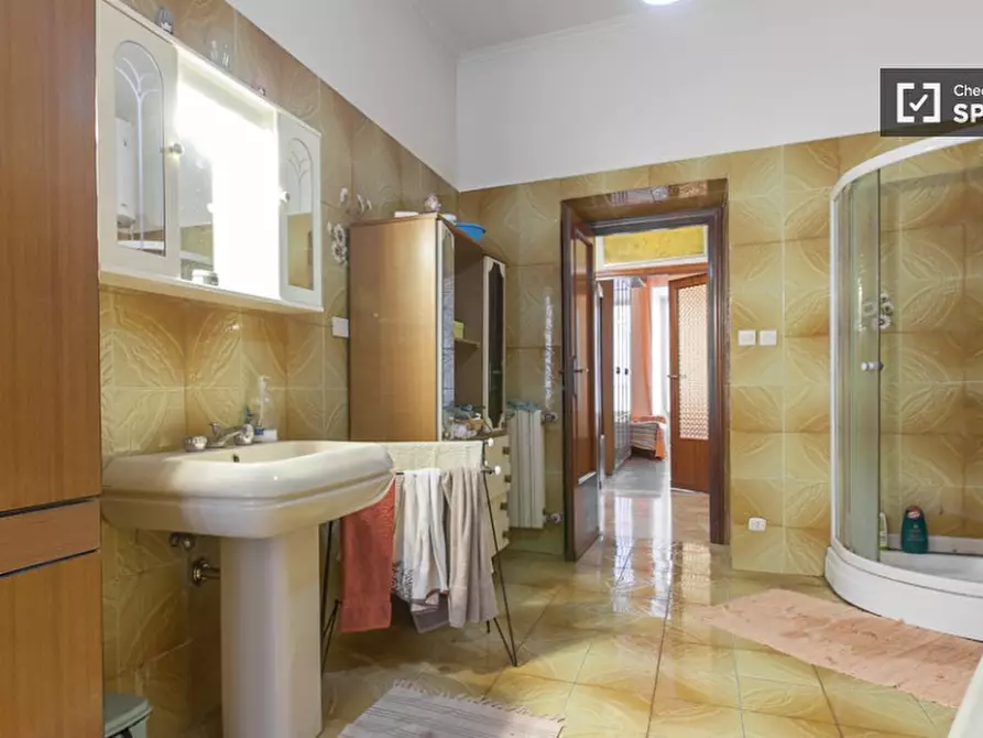 Immagine 12 di Camera condivisa in affitto  in Via Mecenate a Roma