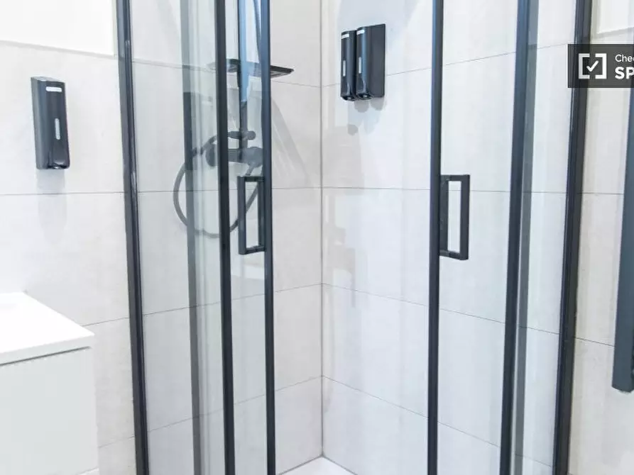 Immagine 1 di Camera condivisa in affitto  in Via Innocenzo XI a Roma