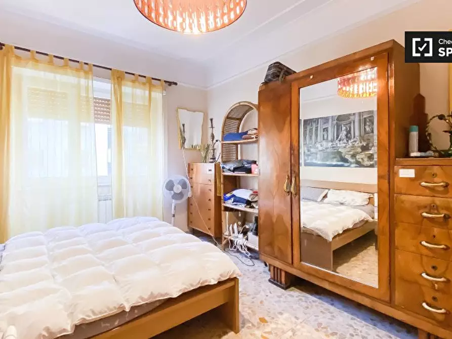 Immagine 2 di Camera condivisa in affitto  in Via Antonio Raimondi a Roma