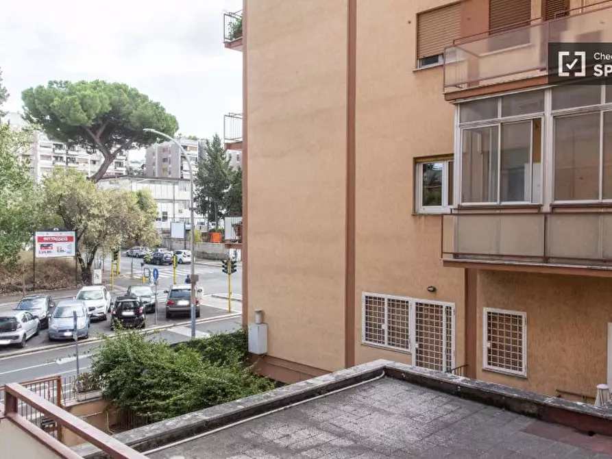 Immagine 13 di Camera condivisa in affitto  in Via Attilio Ambrosini a Roma