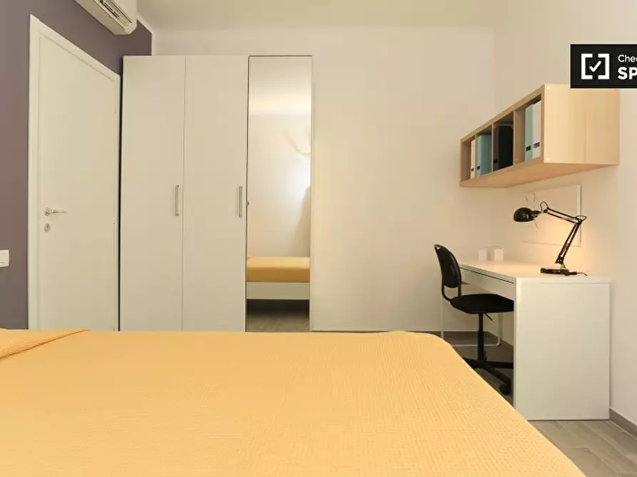 Immagine 4 di Camera condivisa in affitto  in Piazza Firenze a Milano