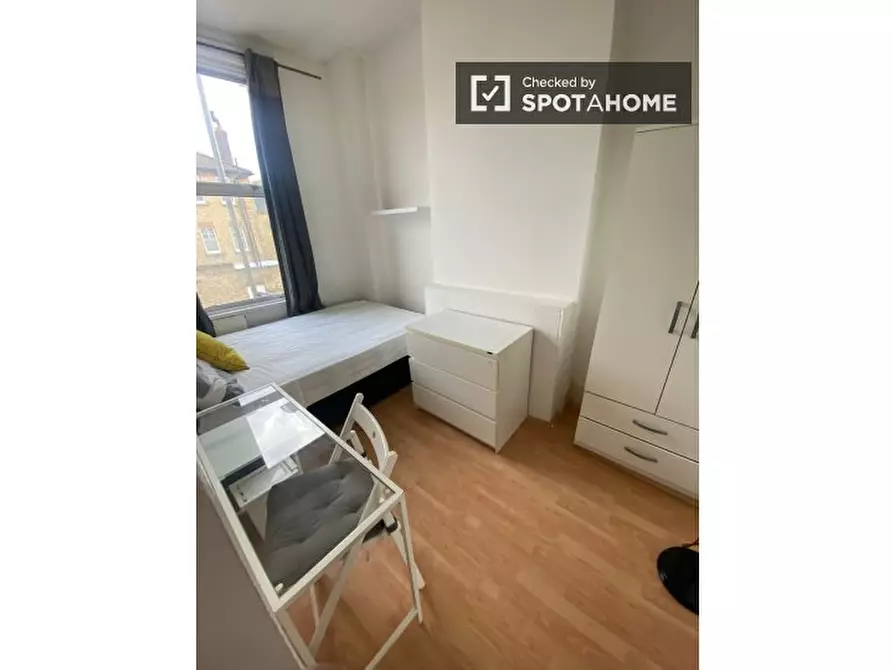 Immagine 10 di Camera condivisa in affitto  in Lower Richmond Road a Wandsworth