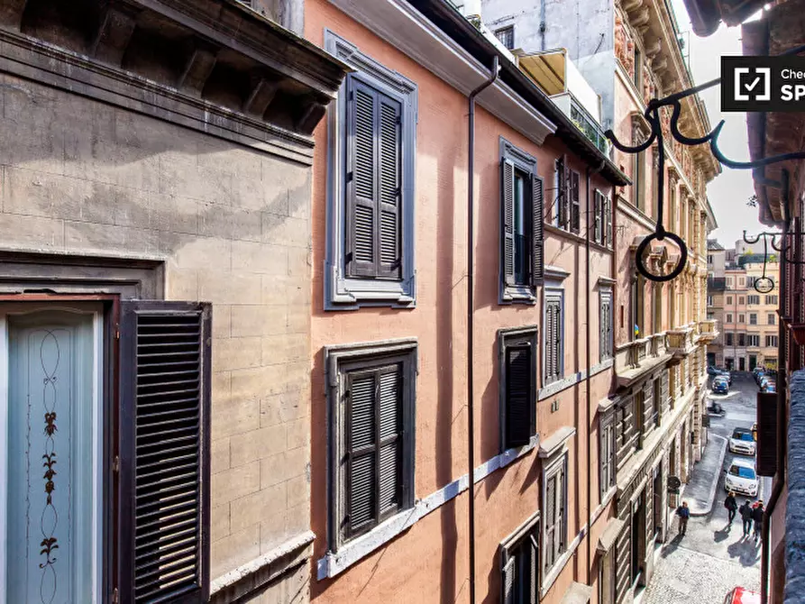 Immagine 13 di Appartamento in affitto  in Arco della Chiesa Nuova a Roma
