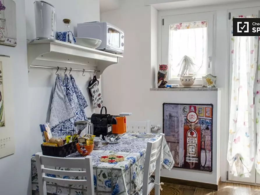 Immagine 12 di Appartamento in affitto  in Via Cornelio Labeone, 00174 Roma RM, Italy a Roma