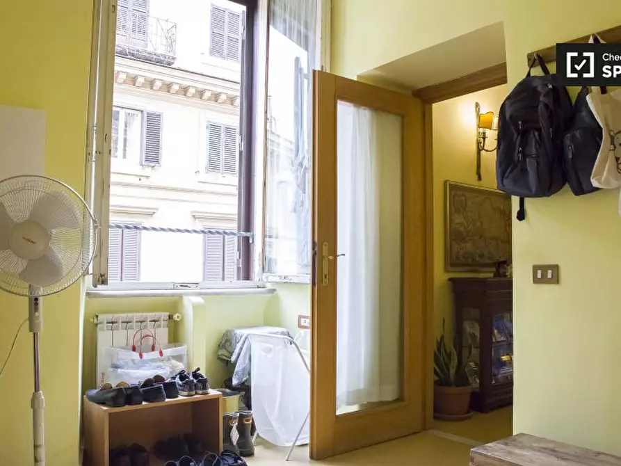 Immagine 3 di Camera condivisa in affitto  in Via Castelfidardo, 00185 Roma RM, Italy a Roma