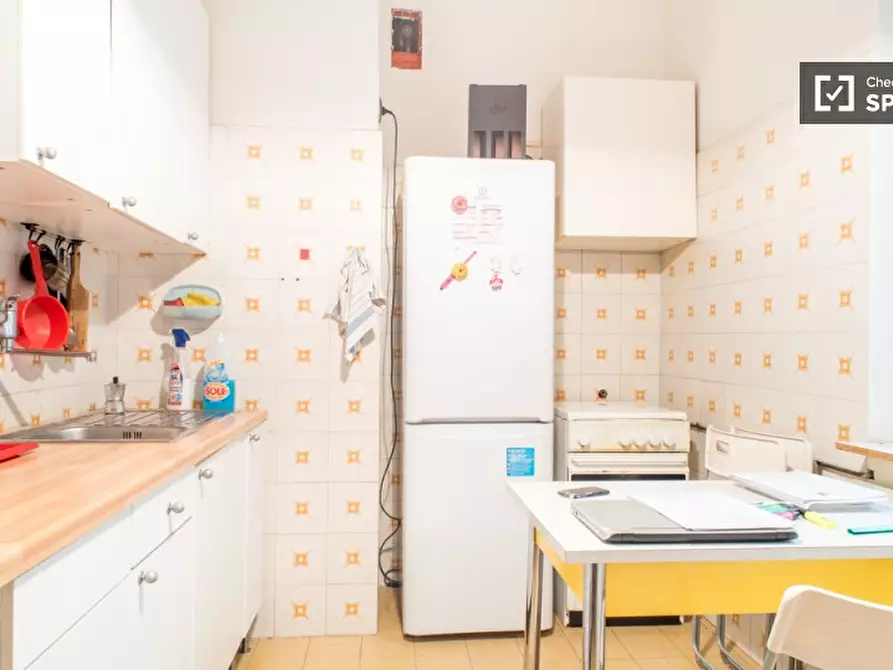 Immagine 12 di Camera condivisa in affitto  in Largo Somalia a Roma